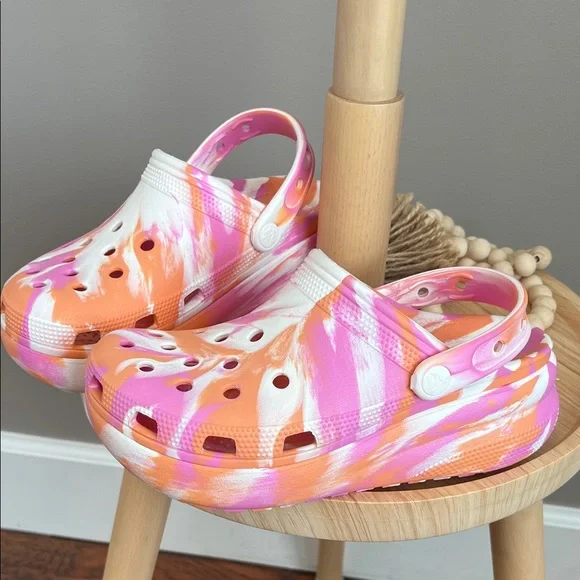 CROCS Kids Cutie Crush Platform Clogs J3 - Picture 3 of 8